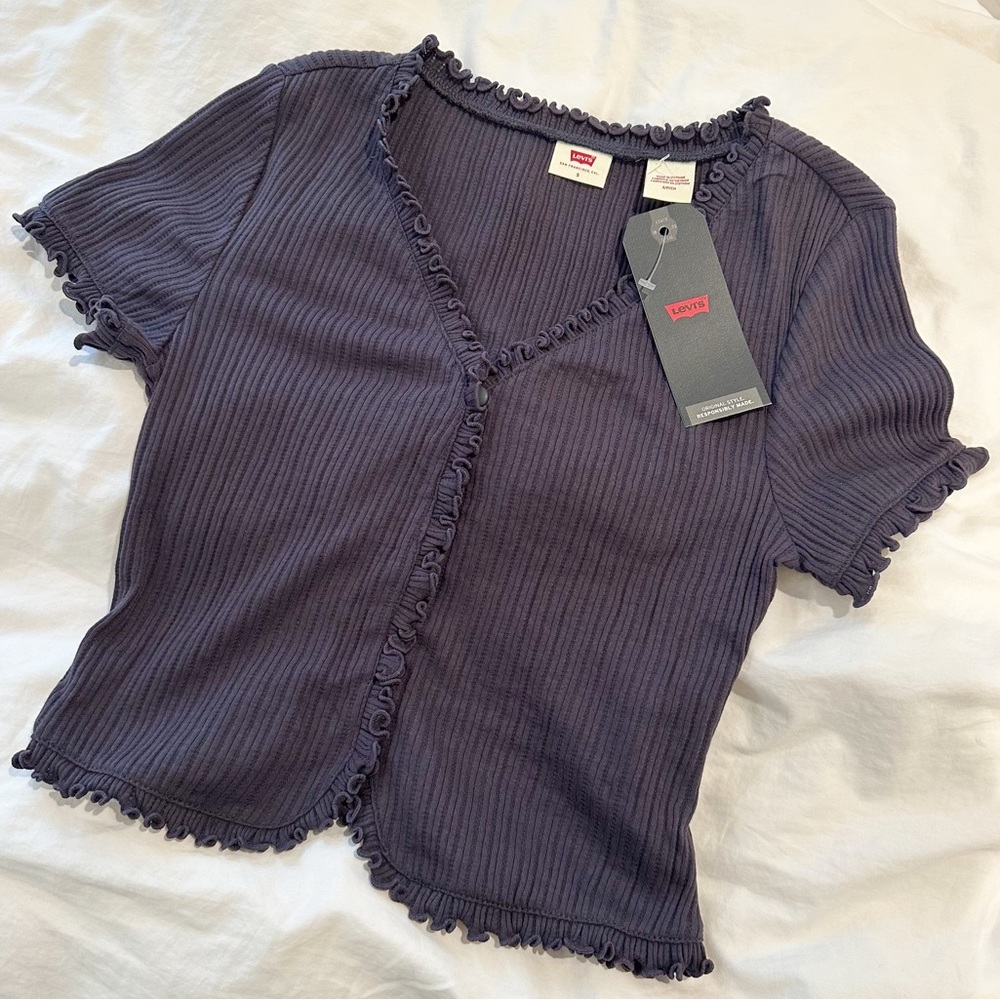 NEW levi’s cropped frilly shirt